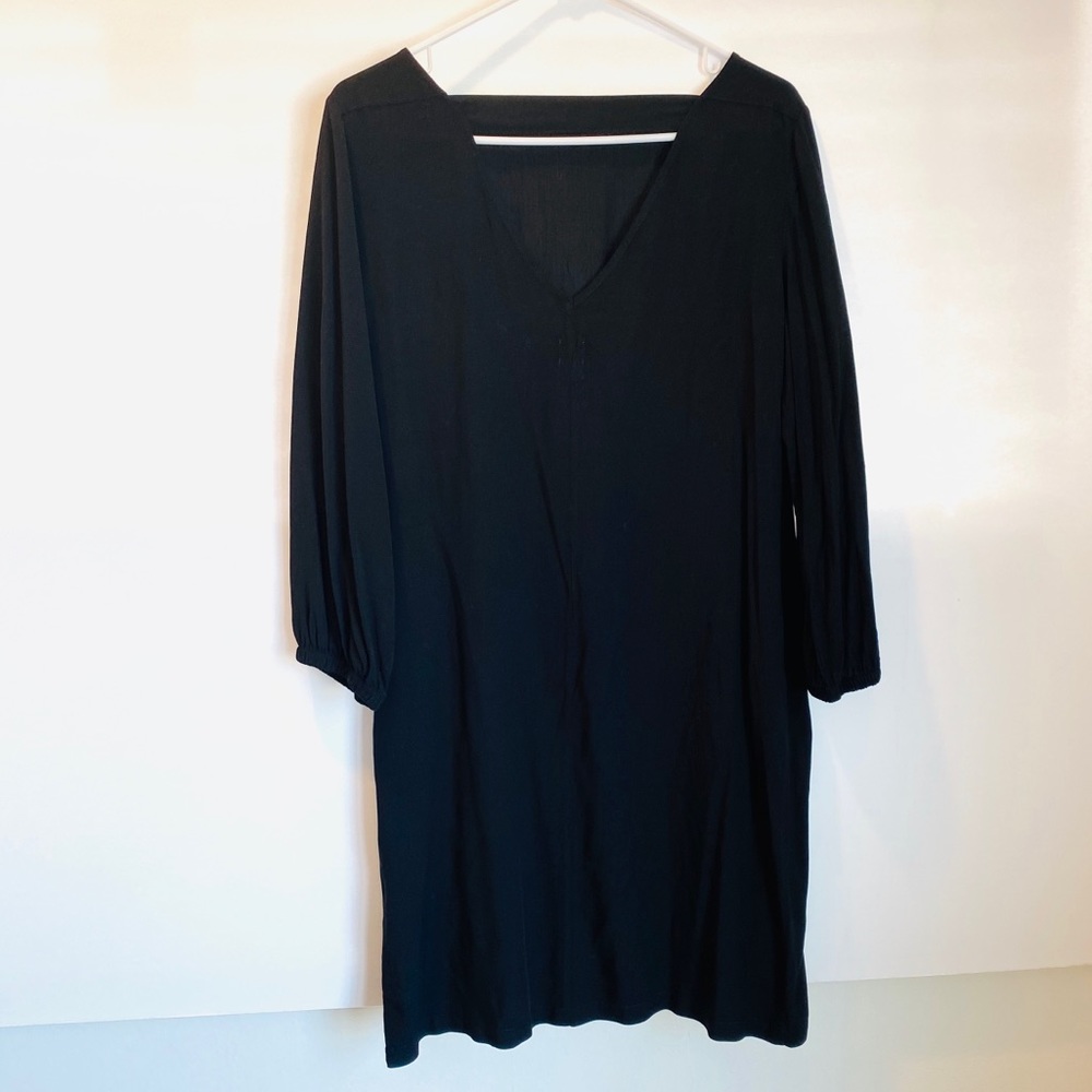 GAP Black Sheath *3/$20 Sale* - Picture 3 of 7